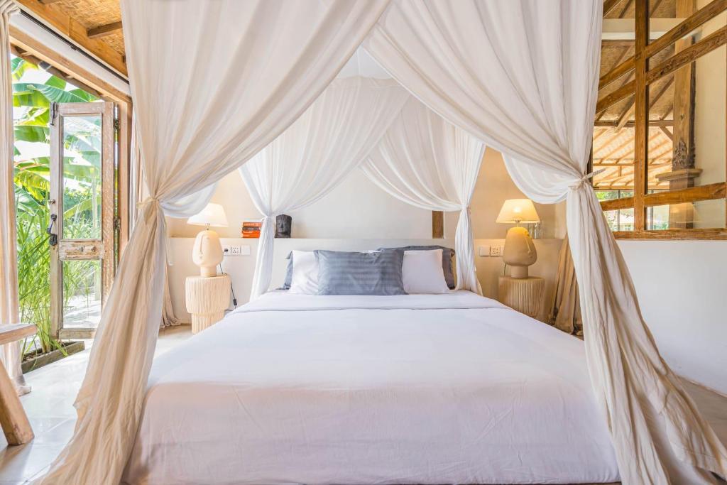 Joglo Yggdrasill, Tabanan