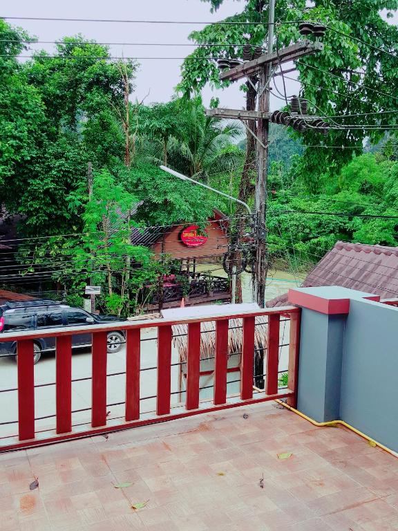 Khao-Sok Bed and Breakfast photo