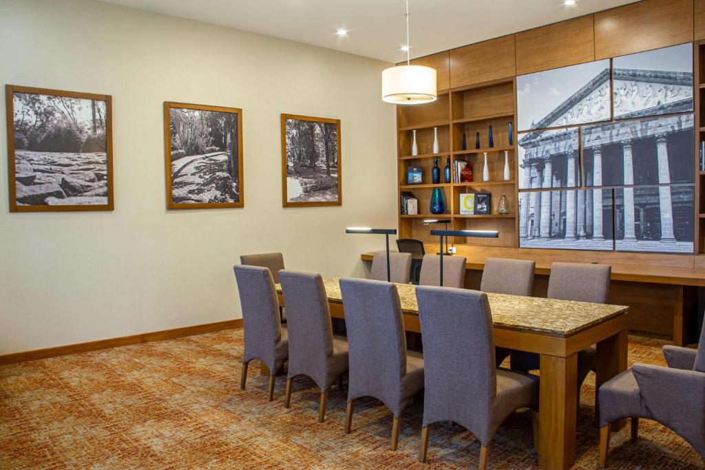 Hampton by Hilton Guadalajara Expo - 3