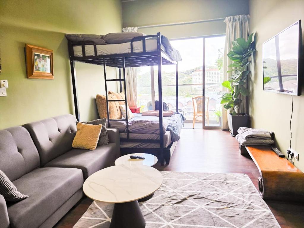 Shared lounge/TV area