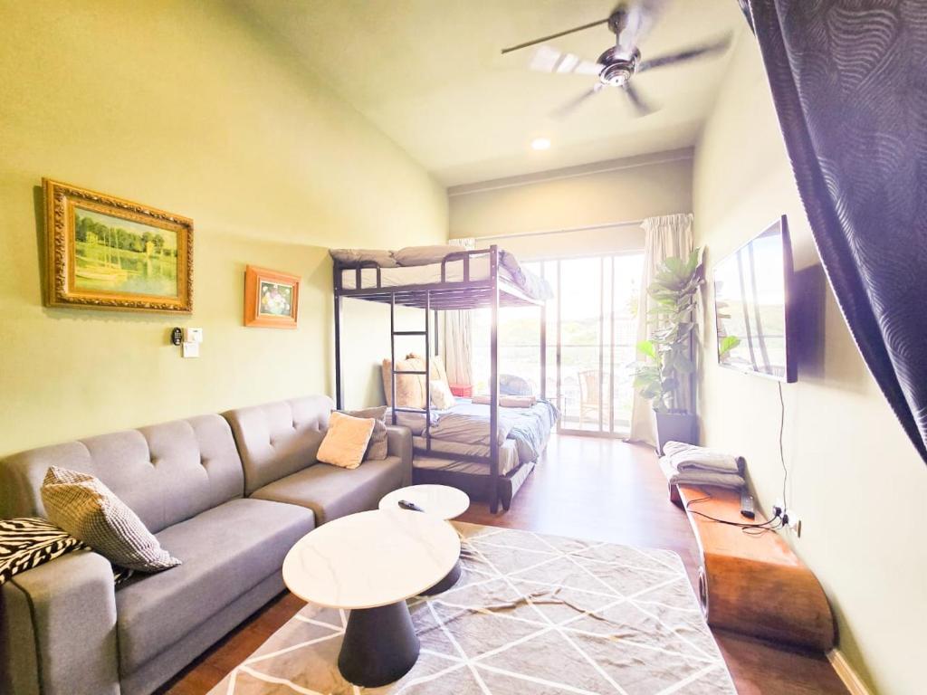 Shared lounge/TV area