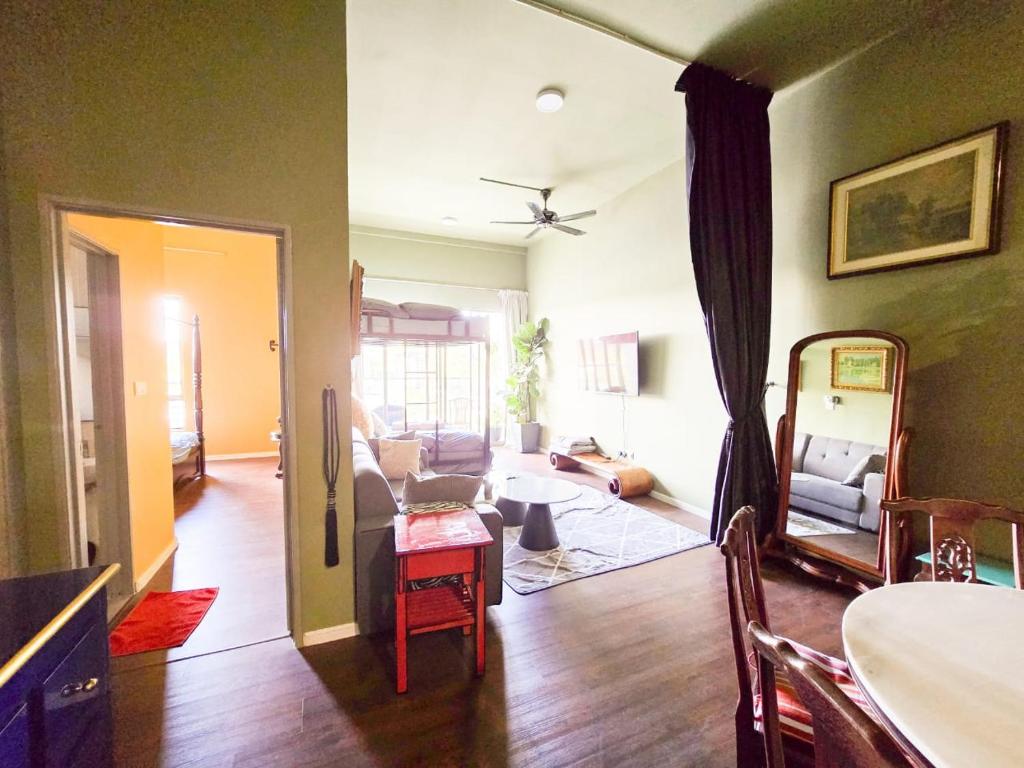 Shared lounge/TV area