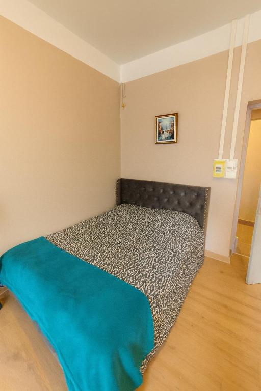 Appartement en RDC climatisé à 100m des cures - 3