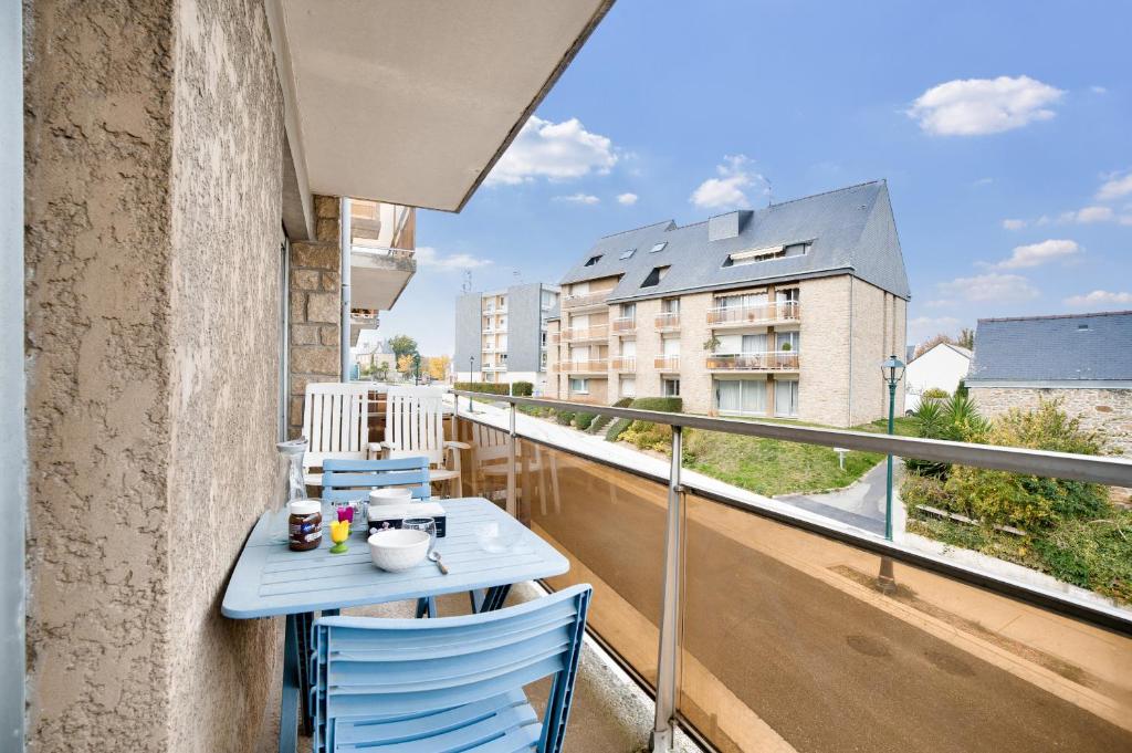 700m de la plage, centre Dinard, 2 adultes 1 enfant - 1