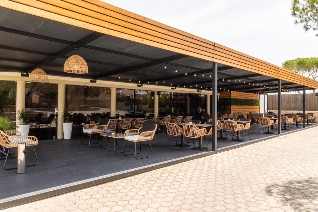 Vila do Castelo — Restaurant & bars in Albufeira, Faro