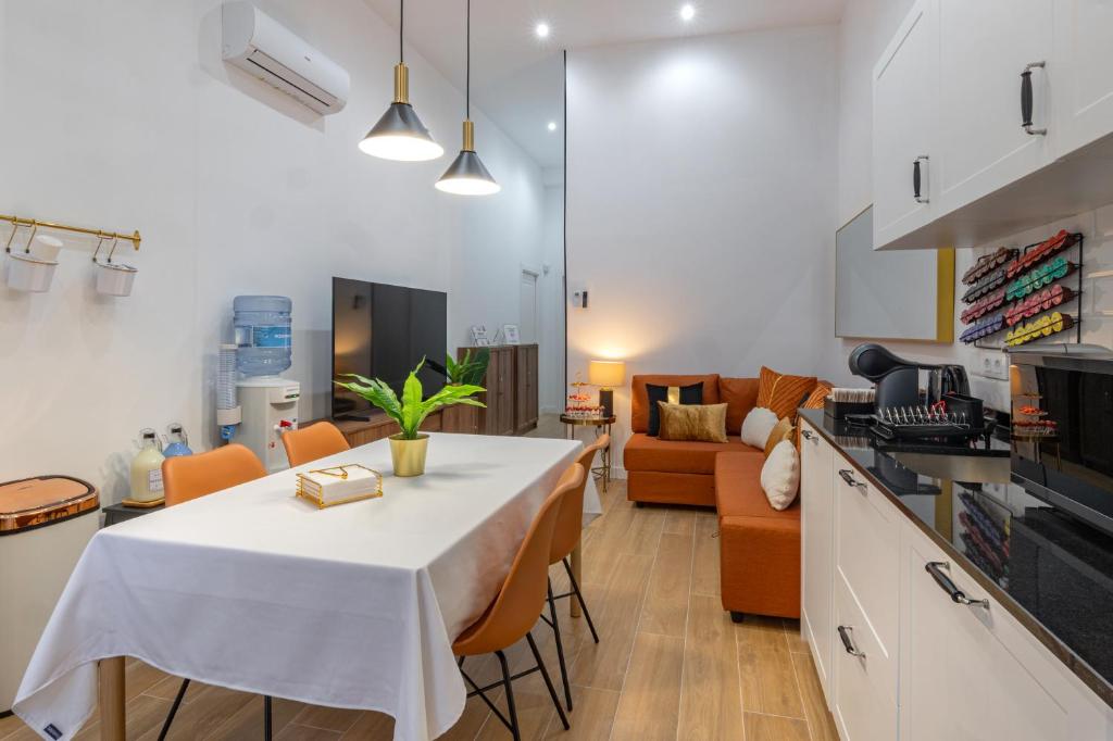 Central and Luxury apartment big capacity in Madrid - 5