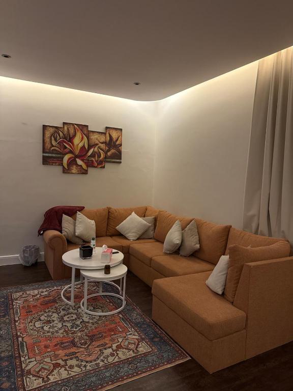 Apartment in Al-Aqeeq with a private outdoor roof Apartment & private roof, Rijád