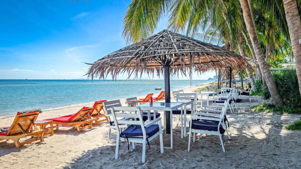 Surrounding environment, INFINITY Beach Club Hostel Koh Phangan in Ko Pha-ngan