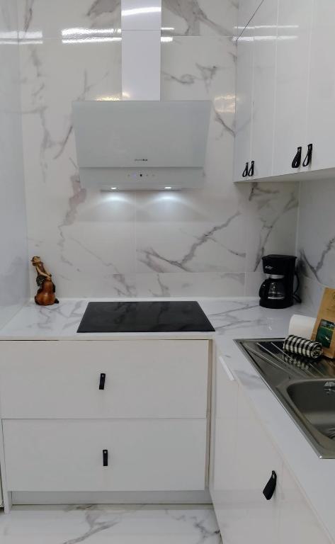 Modern studio in downtown Torremolinos, close to the beach - 4