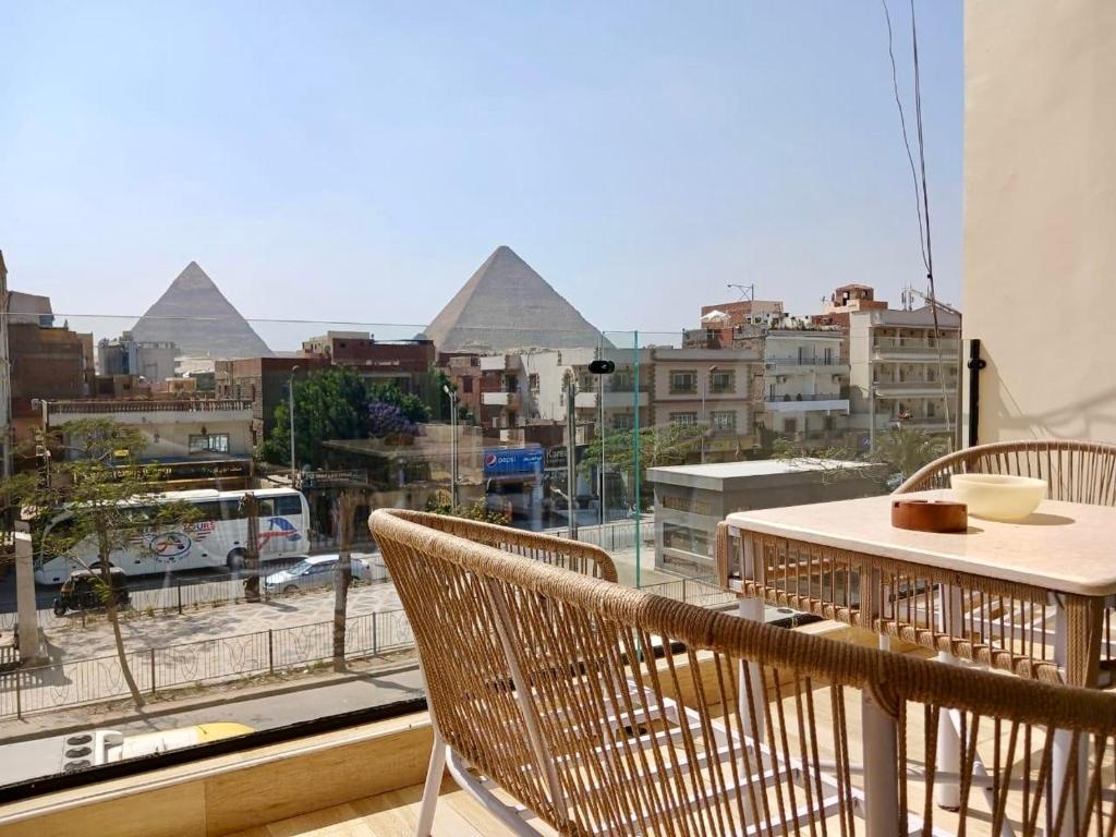 The diamond pyramids view inn, Káhira