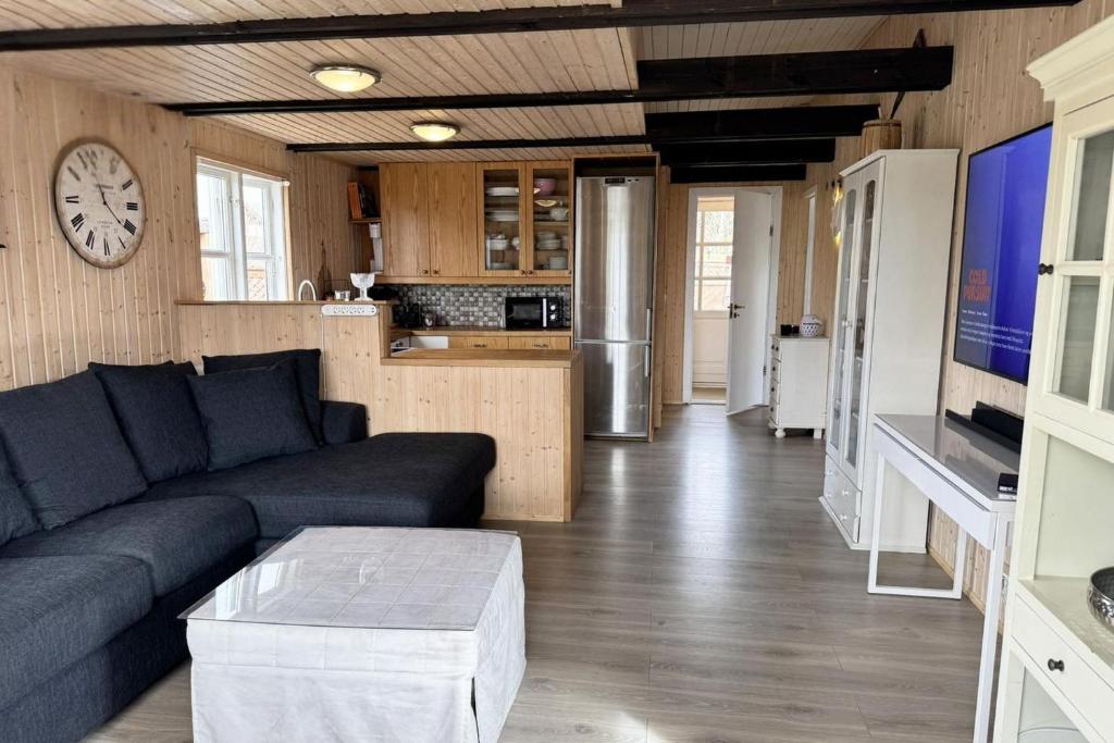 Spacious Summerhouse with Hot Tub & Garden, Selfoss