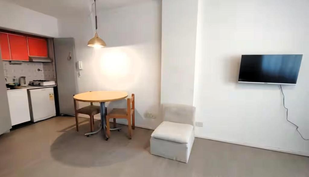 Studio sobre calle Suipacha - 2