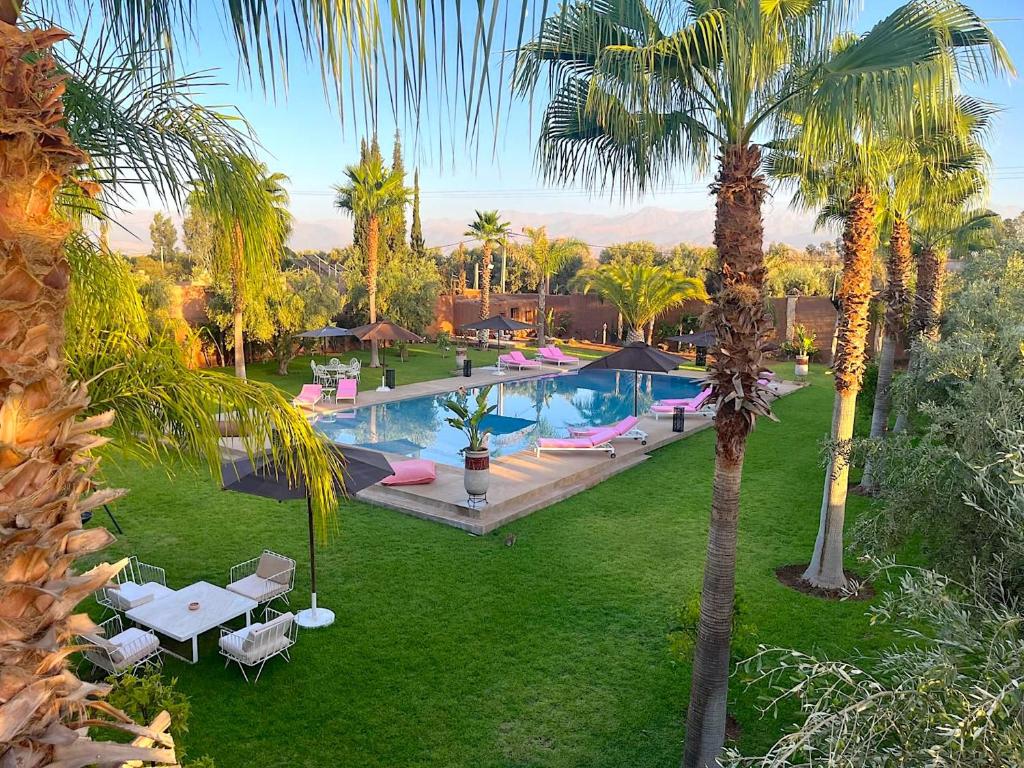 Palais Bohemia, El Rhechat