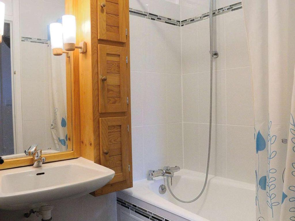 Chalet 3 chambres, 8 pers, terrasse sud, proche remontées, équipements complets - FR-1-572-216 - 4