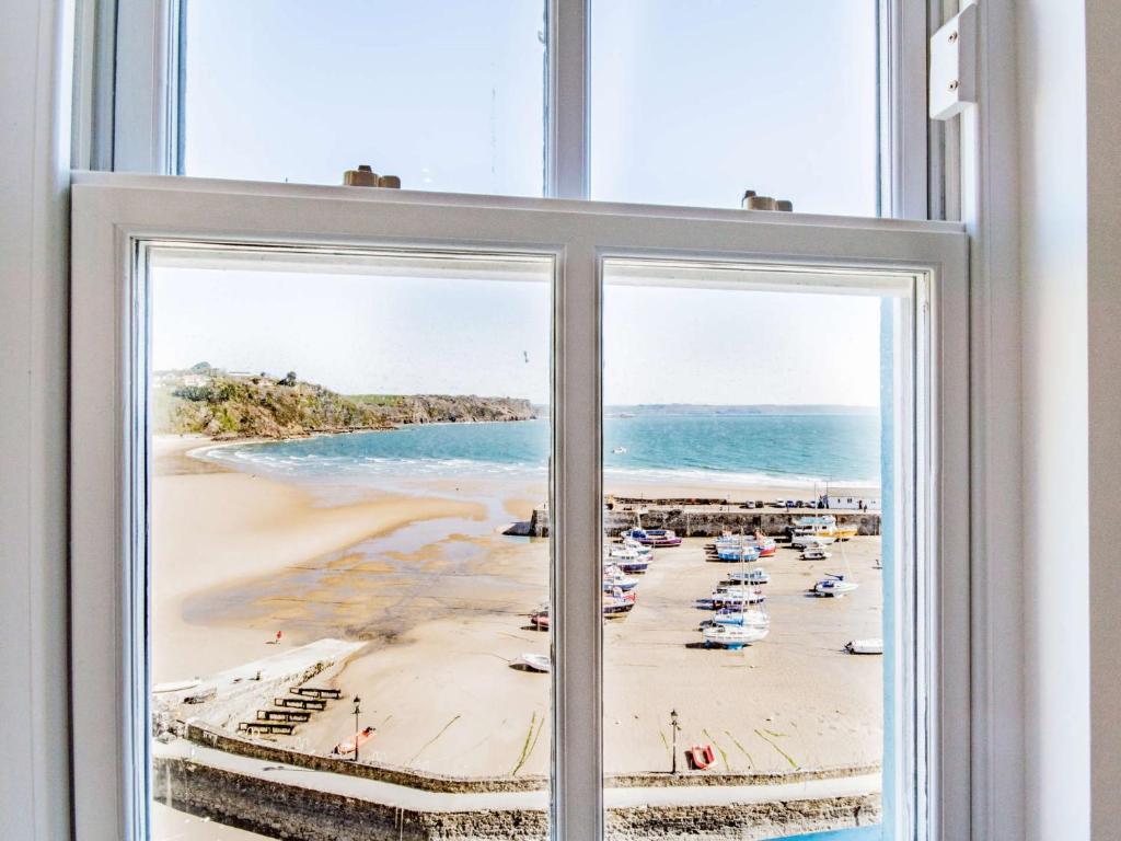 2 Bed in Tenby FB115, Tenby