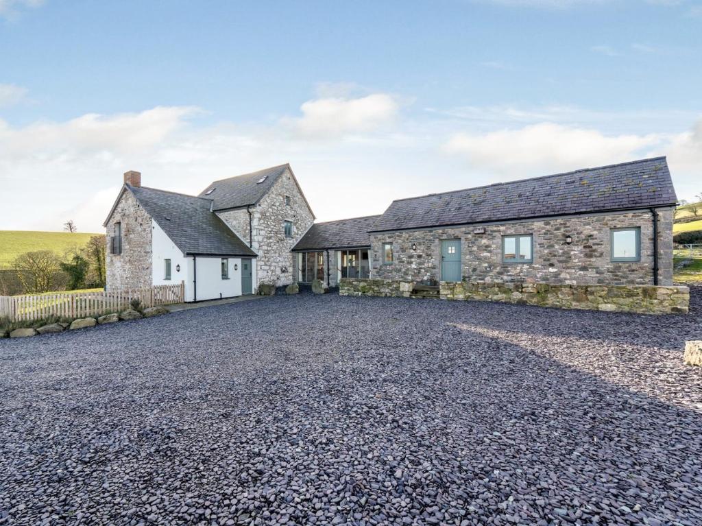 4 Bed in Denbigh 62947, Llannefydd
