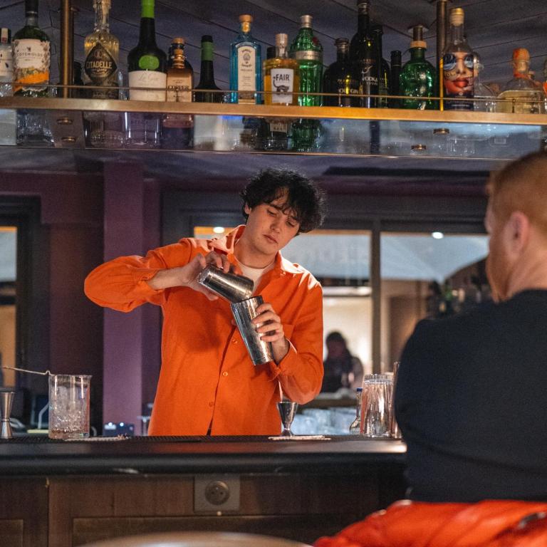 Bar/lounge