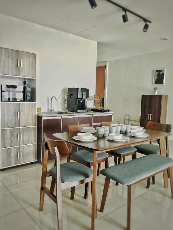 JB Mosaic Retreat - 3 plus 1BR, Family & Group Stay, Johor Bahru