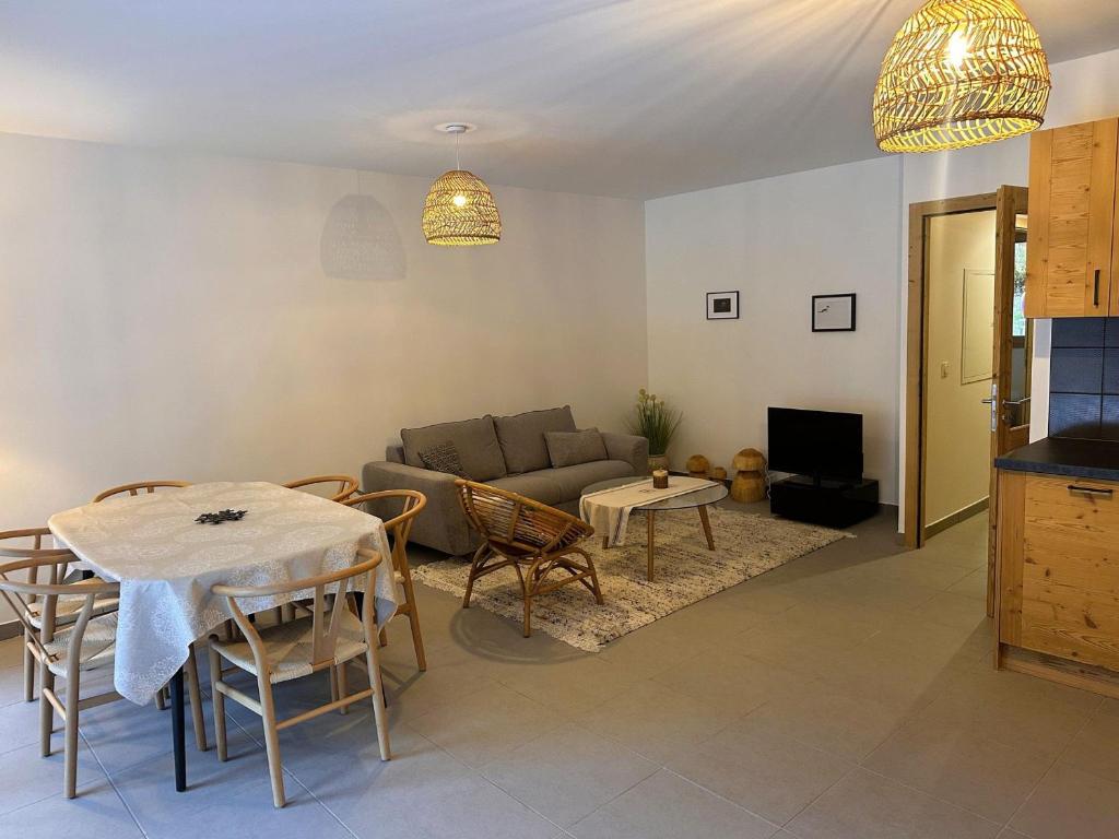 Bel appartement avec grande terrasse, proche du téléphérique - FR-1-464-251 - 4