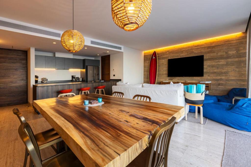 Three Bedroom - Private Hot Tub - Gym - 4