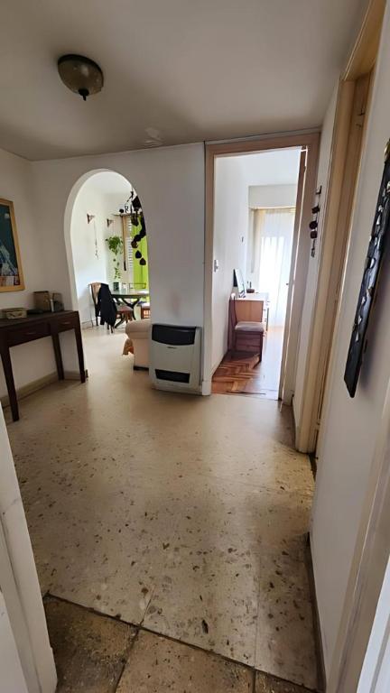 Muy Buen Departamento con vista al Mar desde el Balcon Dos Dormitorios a dos Cuadras del Mar sobre Avenida Colon - 3