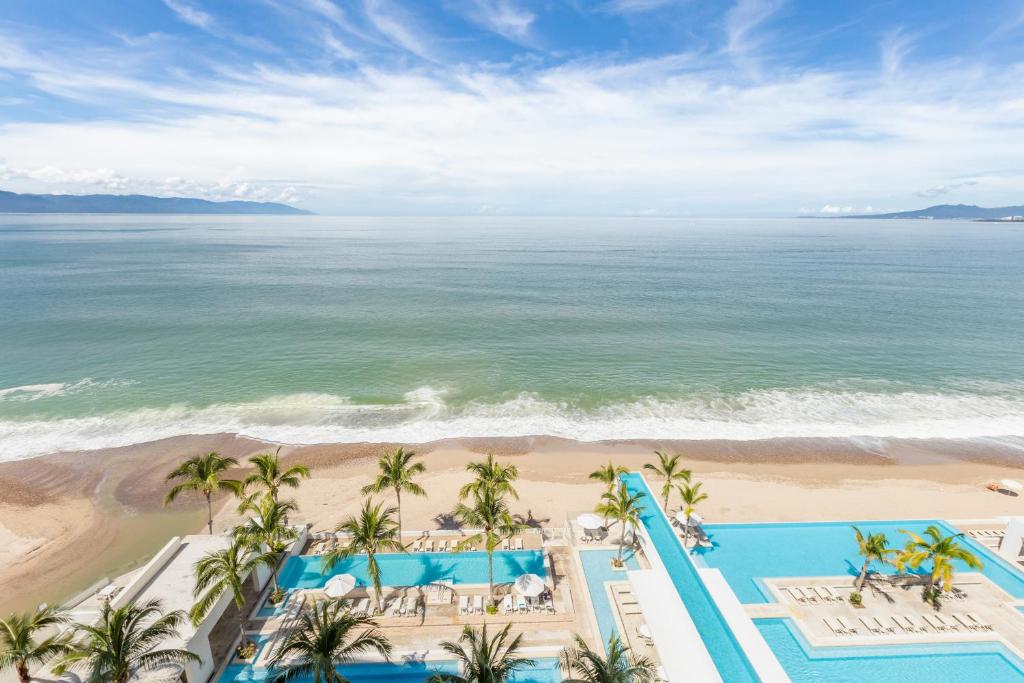 Luxury 2-Bedroom Beachfront Oasis – Two Balconies to Soak in the Views - 3