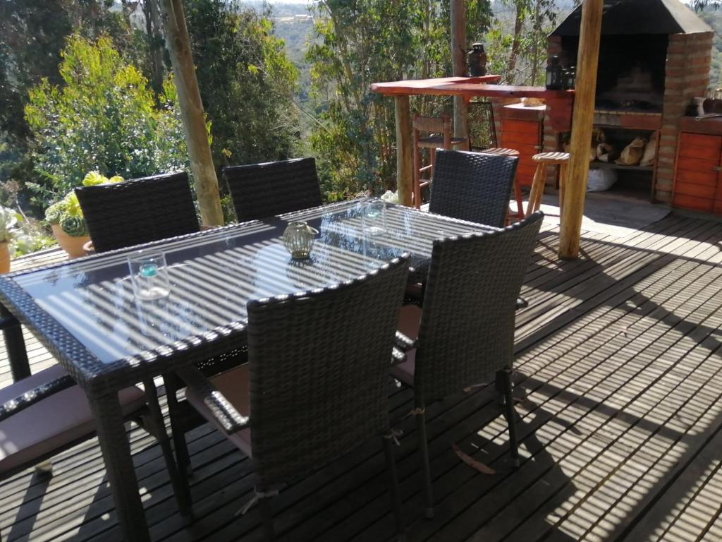 Dormitorio con baño privado en parcela con piscina - 3