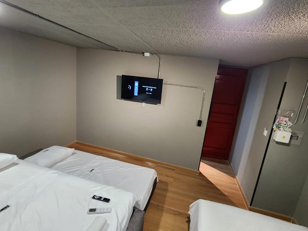 Eureka Living - 3