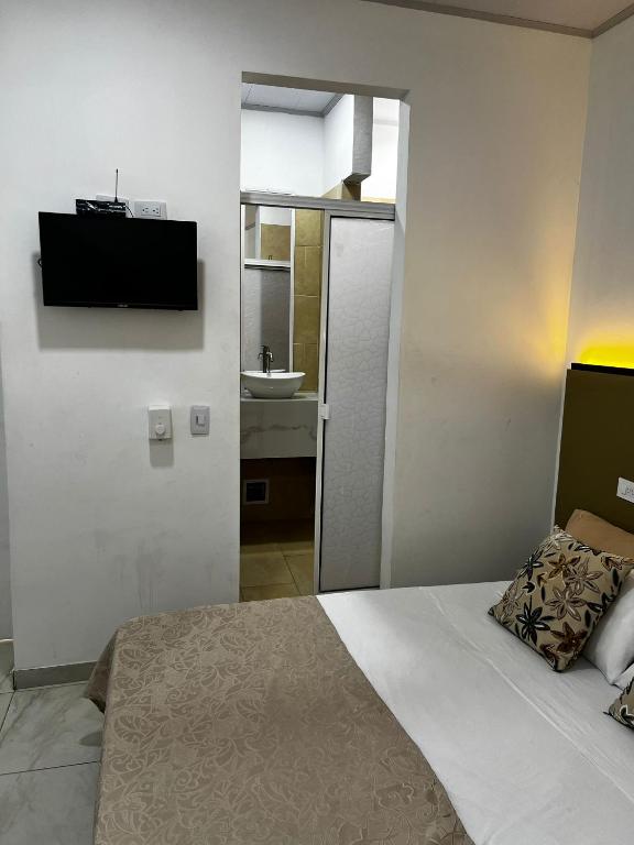 La Puerta del Ángel LOW COST - 5