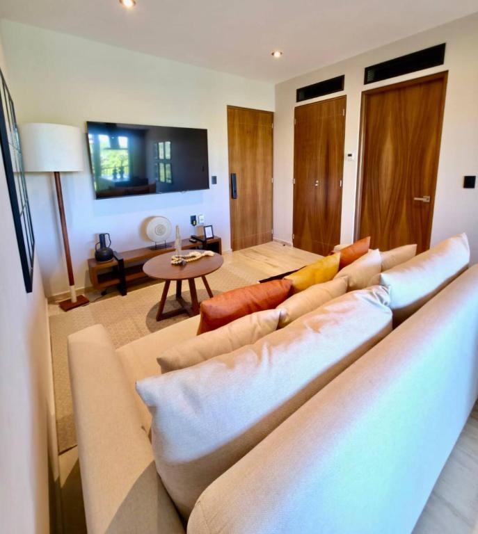 Spacious 3BR in Tuk Pool, Pádel & Balcony - 3
