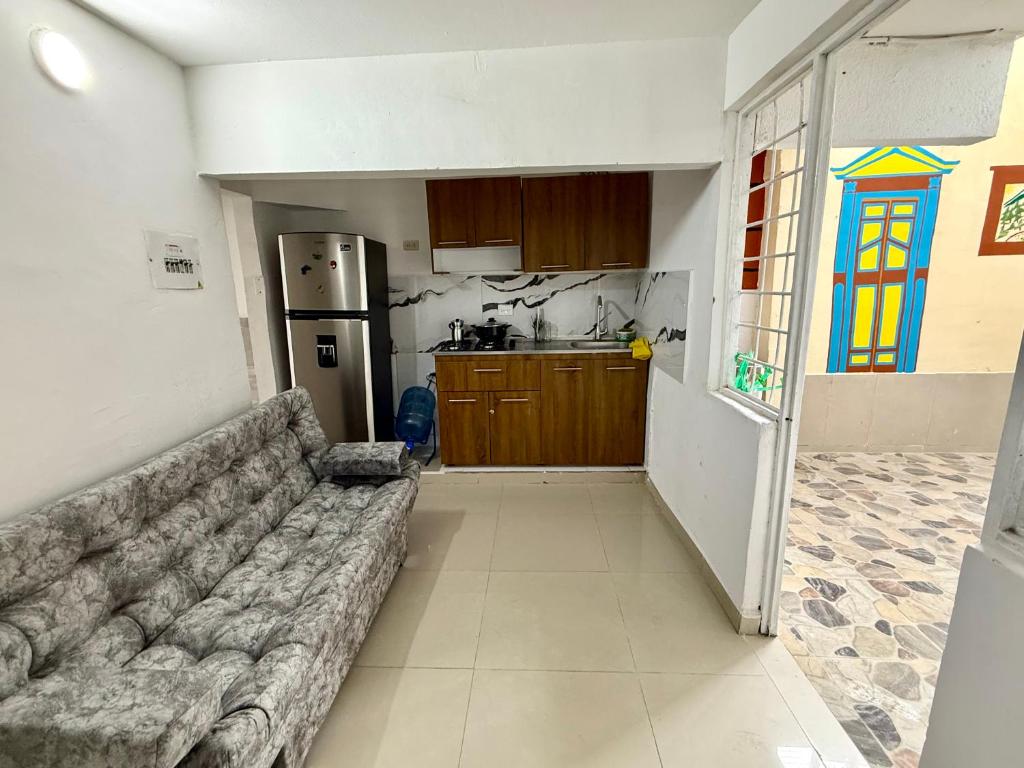 Casa 7 personas excelente ubicación parqueadero - 2