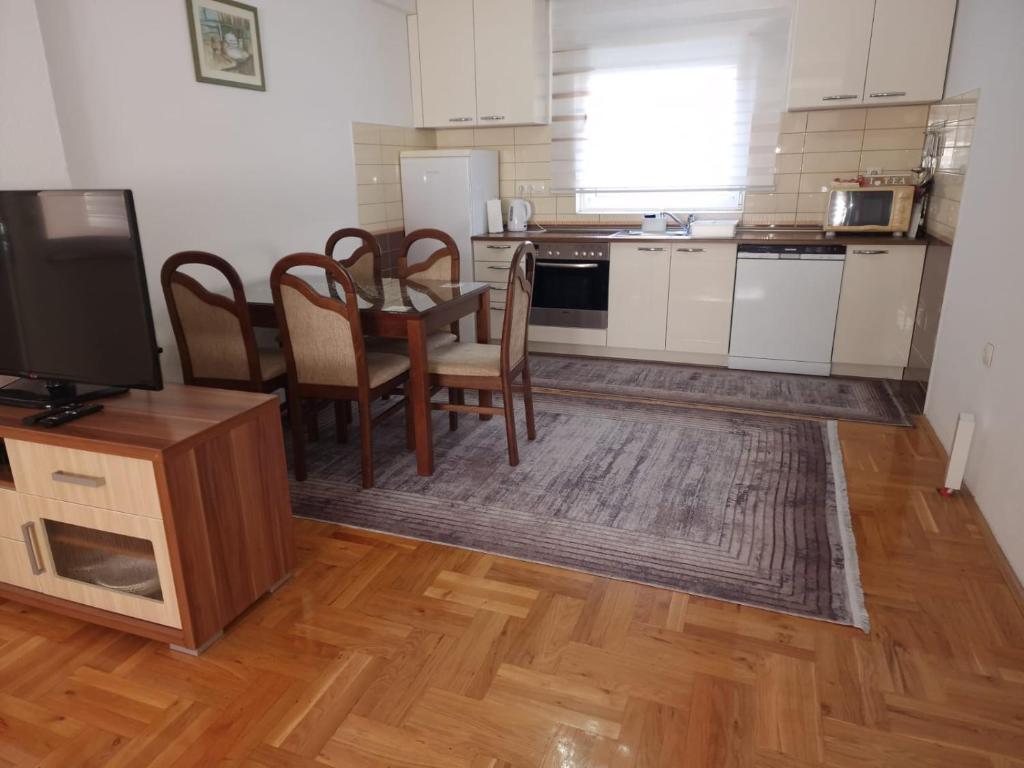 Anes' apartment - 4