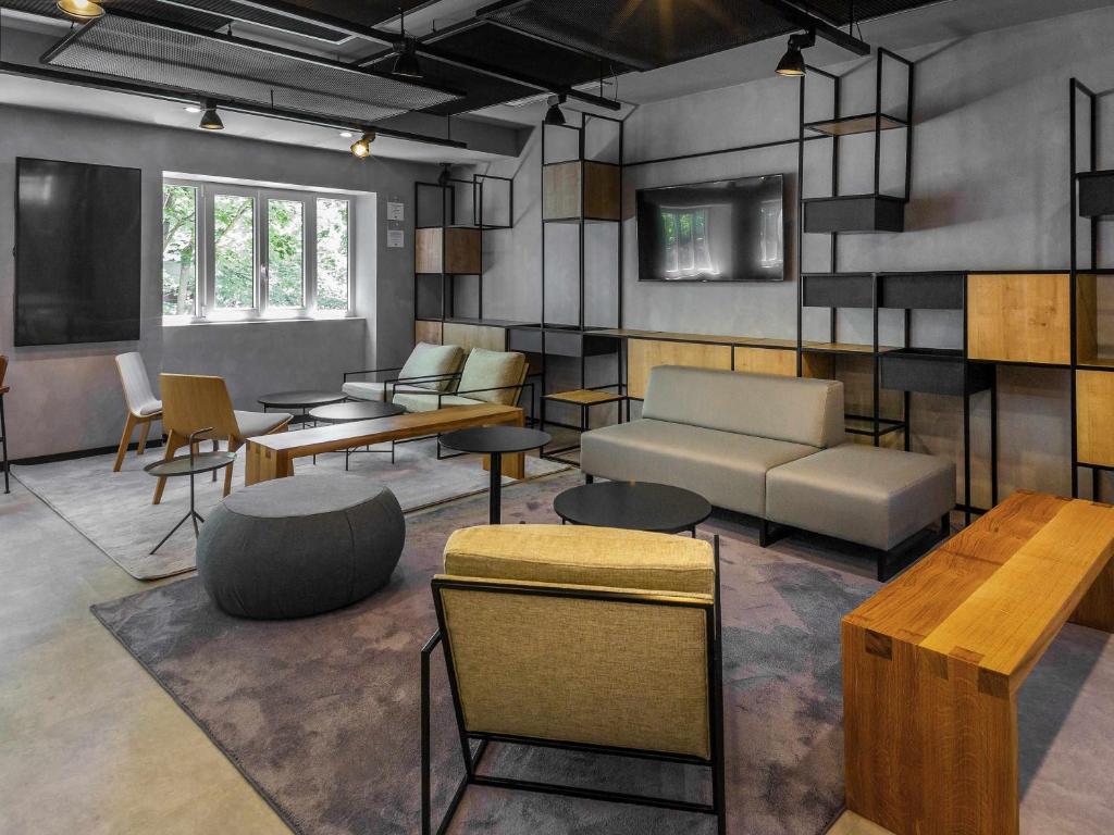 이비스 포르투 센. M. 볼량 호텔