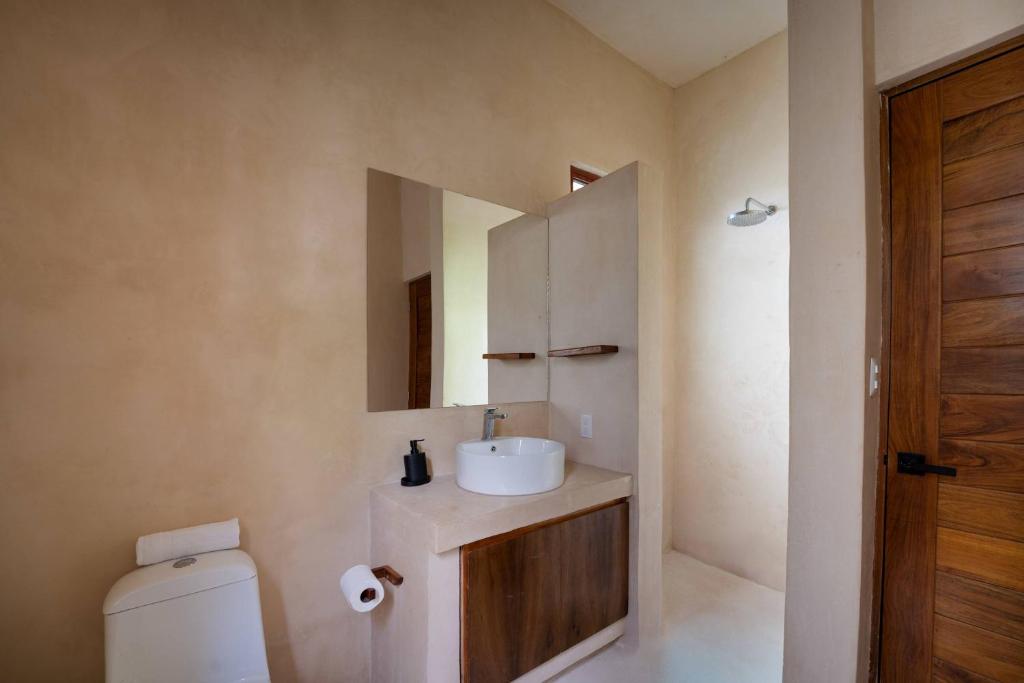 Luxe Ground-Floor 3BR Jungle Haven with Plunge Pool - 3