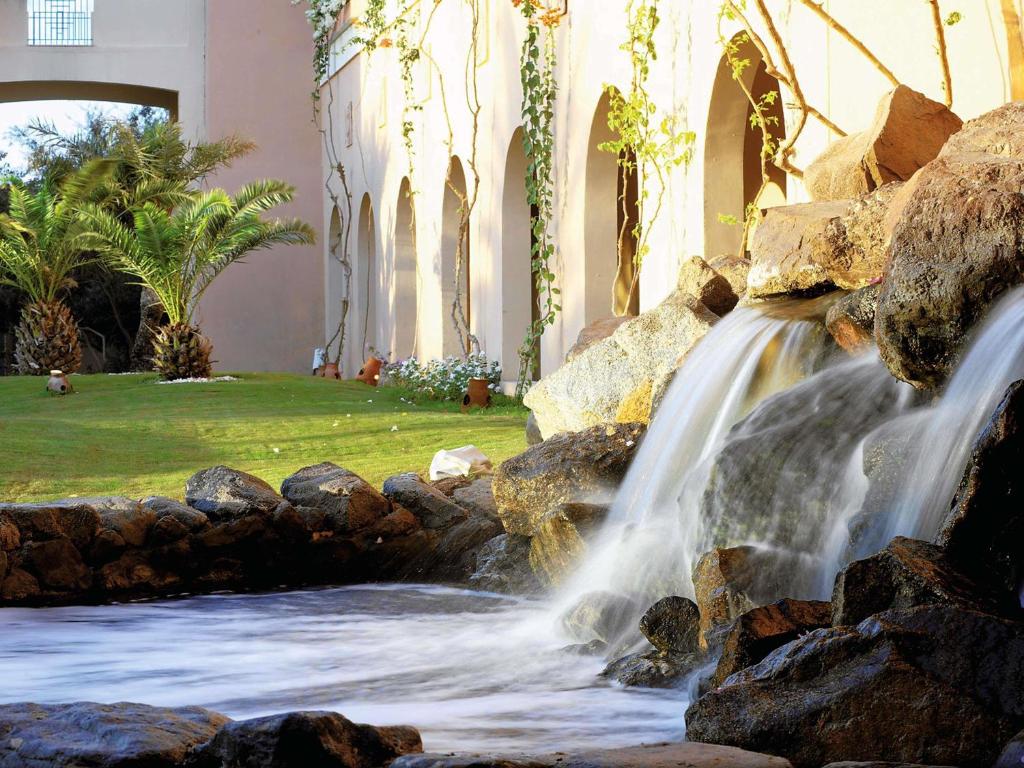 المنطقة المحيطة