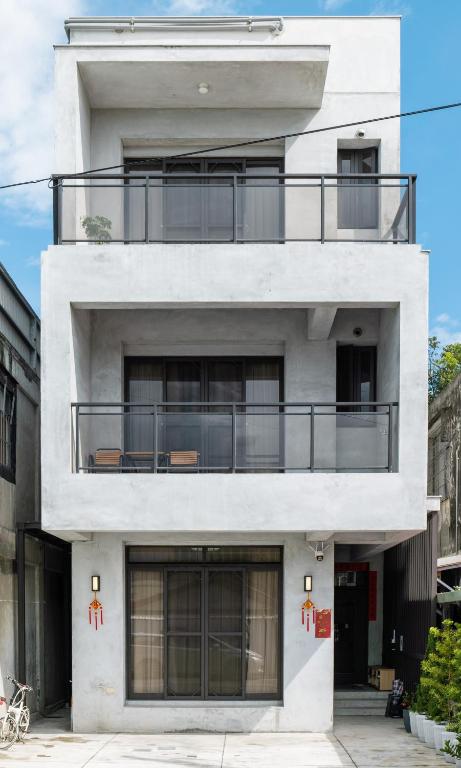 48-6 Homestay, Xincheng
