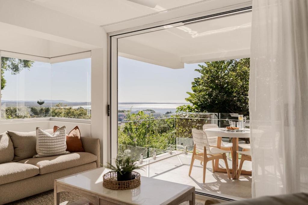 Noosa's Best View, Nature Setting, Stroll to Beach, Noosa Heads