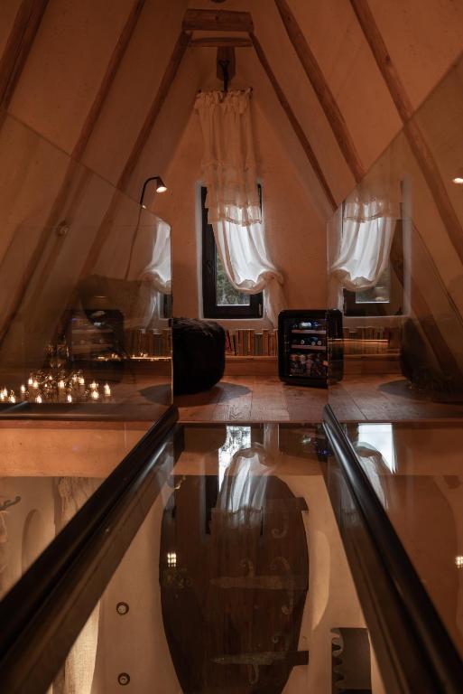 Castelul de Lut 정원에서 바라본 산 풍경