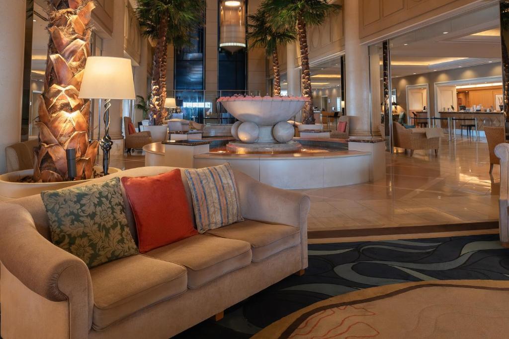 Lobby, Kobe Meriken Park Oriental Hotel in Kobe