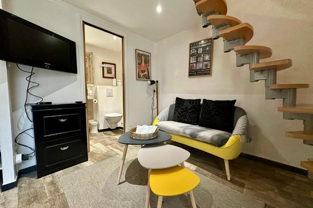 Charming little duplex Historic center! - 2
