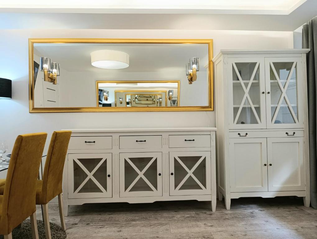 Wola Mirow 3 room apartment, Варшава