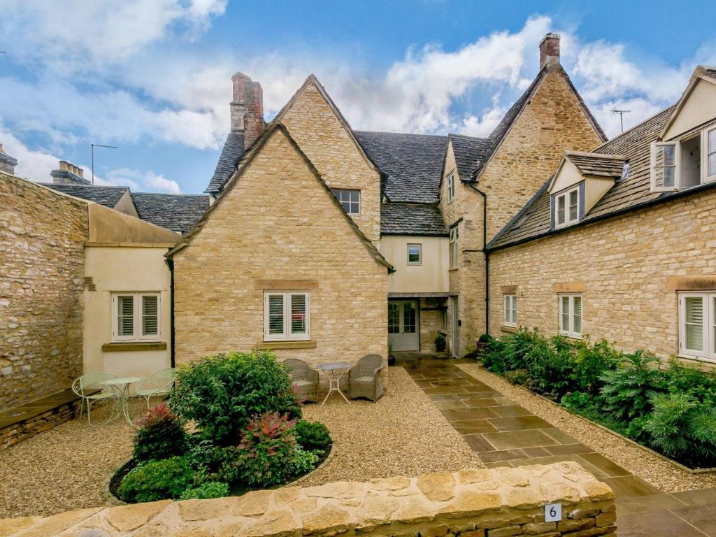 1 bed property in Tetbury 79151, Tetbury