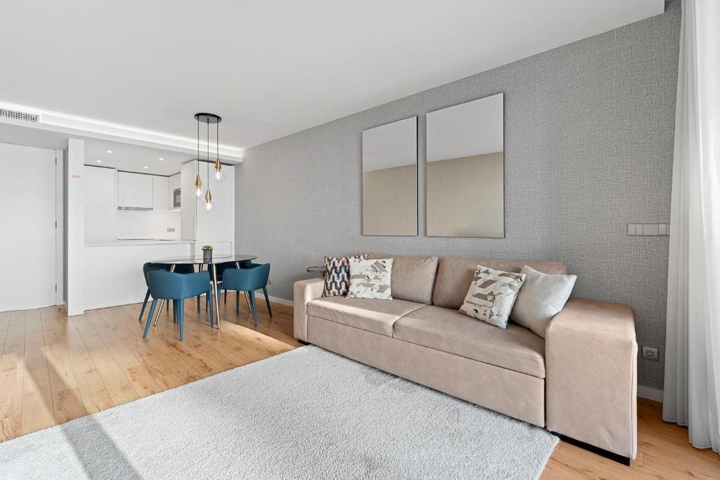 GuestReady – City Center Apartment with Balcony, Porto