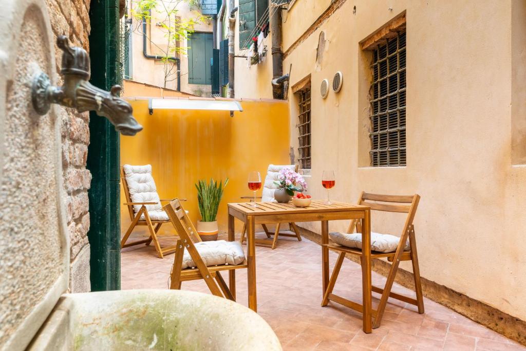 San Marco, corte privata, nuovo, adatto per coppia - 2