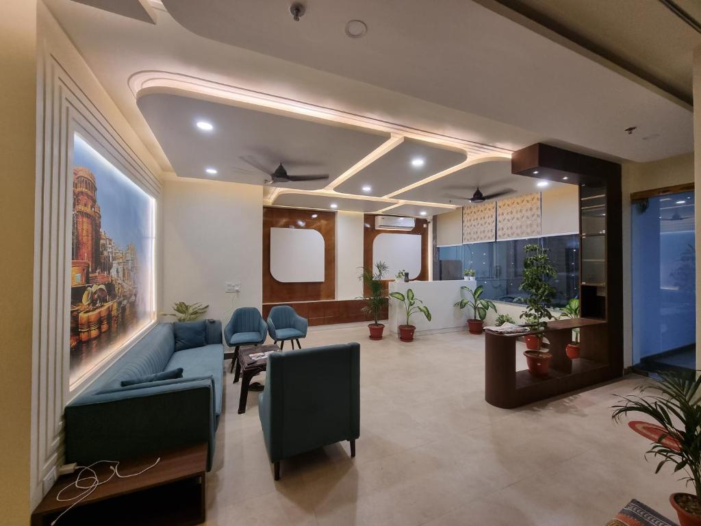 R J Residency, Váránasí