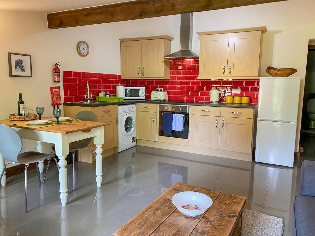 Kitchen, Chestnut Cottage - 27636 in London