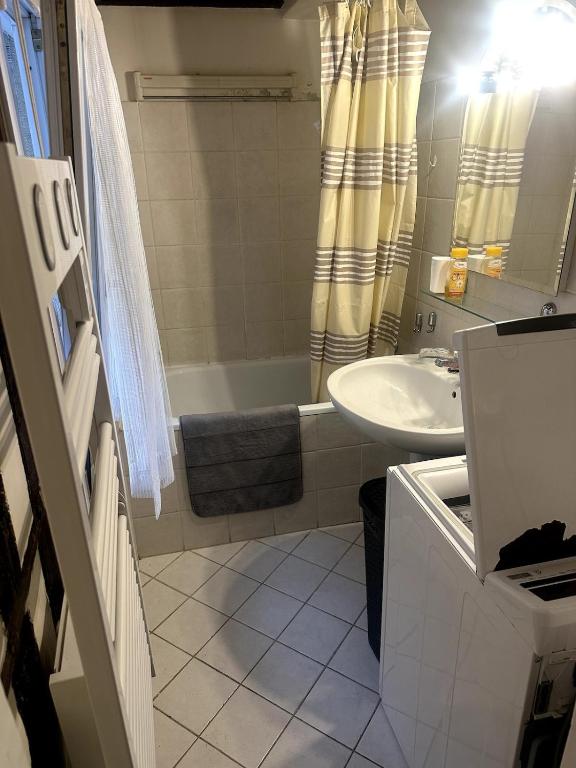 Parisian modern Flat 10 min walk to The Louvre - 3