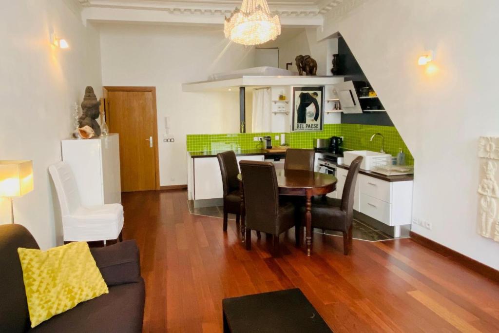 1 Bed Apartment Sleeps 4 Mezzanine -WiFi -Tv - 3
