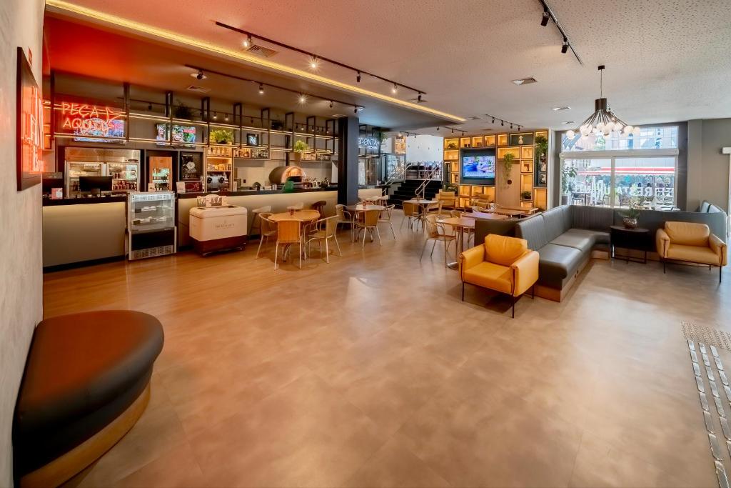 フロント・ロビー