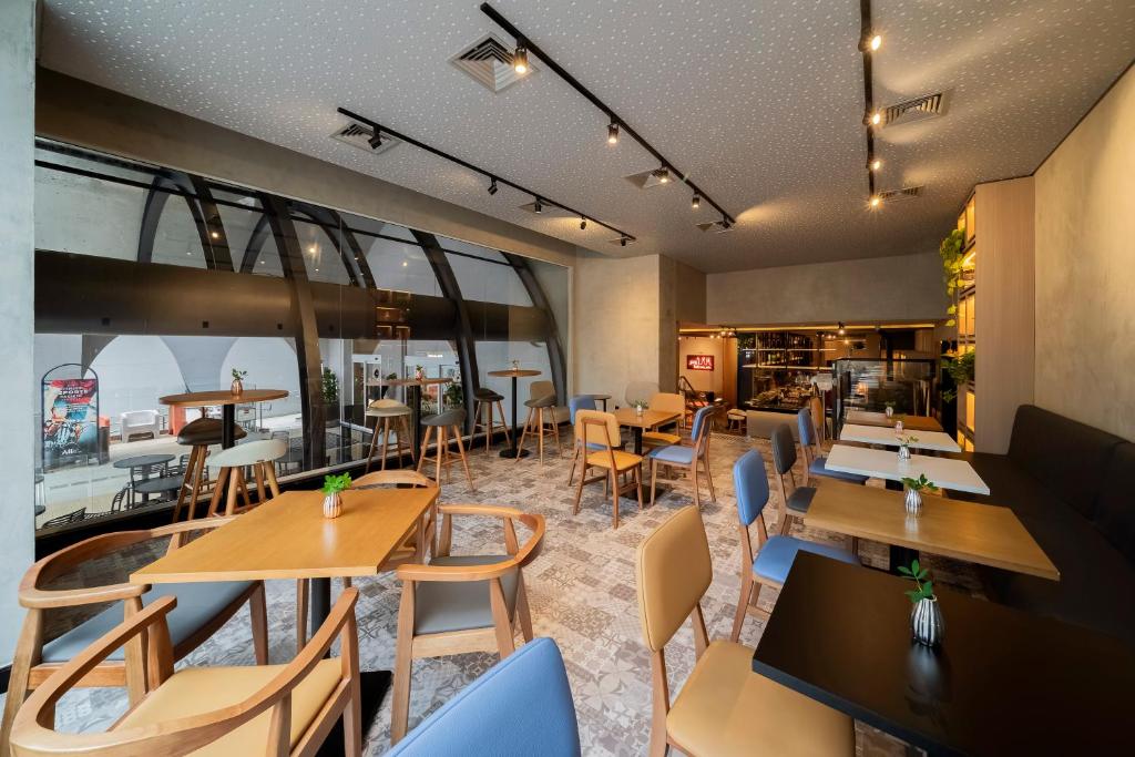 フロント・ロビー